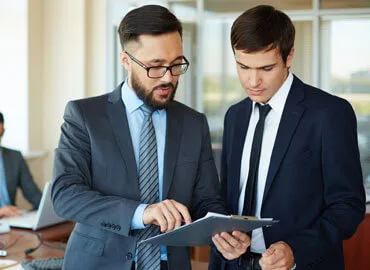 Provides expertise on legal matters and compliance. - 旺财28